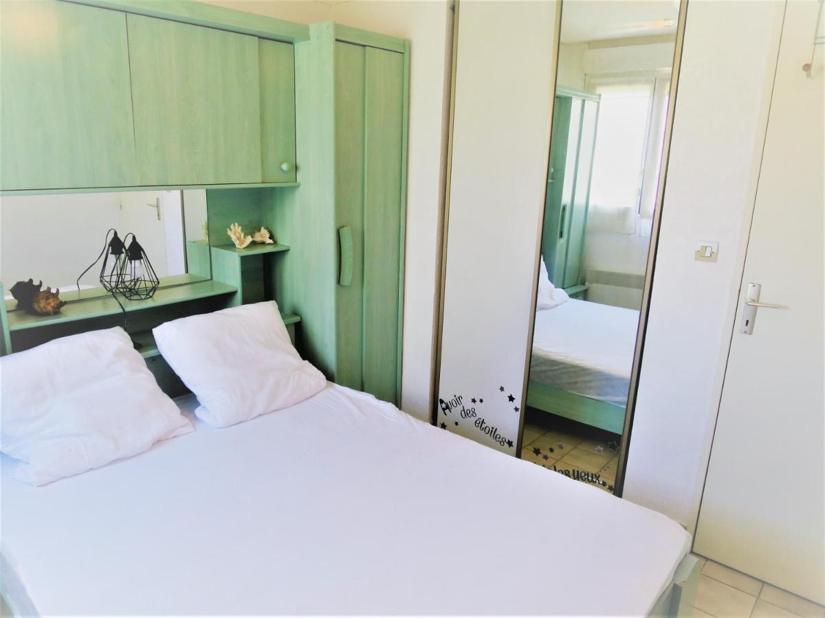 Appartement Port Frejus Avec Loggia Et Acces Plages A Pieds Exterior foto